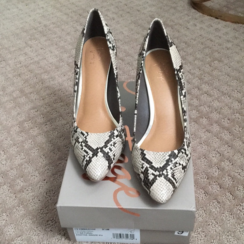 Crown Vintage EmmaRose Snake Print Pumps (9.5)